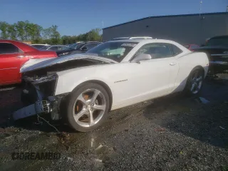 2013 Chevrolet Camaro LT with VIN 2G1FC1E39D9107496, listed as a Copart auction lot 52421285 with 131,938 mi miles and Salvage title. Bid and sale history available at DreamBid. Image 1.