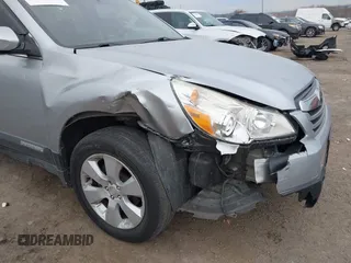 2012 Subaru Outback 2.5i Prem with VIN 4S4BRBFC3C1298792, listed as a IAAI auction lot 41353712 with 186,440 mi miles. Bid and sale history available at carsss.com. Image 6.