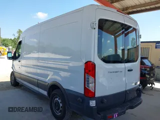 2017 Ford Transit z VIN 1FTYE2CM1HKA13709, wystawiony jako IAAI lot #41933179 z przebiegiem 147 539 mil mil oraz . Historia ofert i sprzedaży dostępna na DreamBid. Obrazek 3.