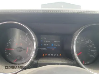 2017 Ford Mustang V6 z VIN 1FA6P8AM0H5220023, wystawiony jako Copart lot #49143025 z przebiegiem 163 056 mil mil oraz Szkoda całkowita • Salvage title. Historia ofert i sprzedaży dostępna na DreamBid. Obrazek 9.