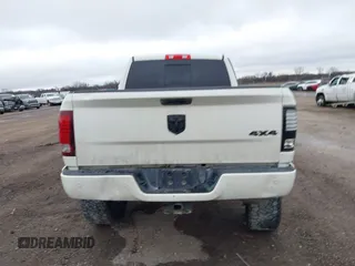 2017 Ram 2500 Laramie z VIN 3C6UR5FL7HG749723, wystawiony jako IAAI lot #41523969 z przebiegiem 133 622 mil mil oraz . Historia ofert i sprzedaży dostępna na DreamBid. Obrazek 16.