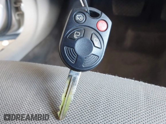 2010 Ford Fusion SE с VIN 3FAHP0HG1AR117710, выставлен на аукционе IAAI как лот 42666903 с пробегом 152 859 миль миль и . История ставок и продаж доступна на DreamBid. Изображение 11.