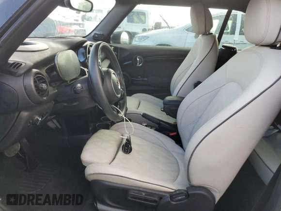 2021 MINI Convertible Cooper S z VIN WMWWJ5C08M3M08392, wystawiony jako Copart lot #76756444 z przebiegiem 8 634 mil mil oraz Nie do naprawy • Non repairable. Historia ofert i sprzedaży dostępna na DreamBid. Obrazek 7.