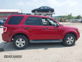 2010 Ford Escape XLT z VIN 1FMCU9D78AKA34458, wystawiony jako IAAI lot #42481104 z przebiegiem 134 755 mil mil oraz . Historia ofert i sprzedaży dostępna na DreamBid. Obrazek 14.