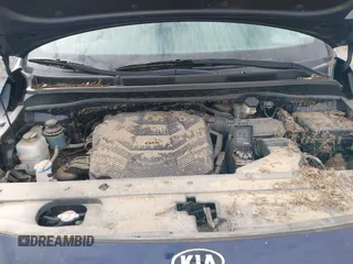 2020 Kia Sedona LX with VIN KNDMB5C1XL6618392, listed as a IAAI auction lot 40519236 with 27,890 mi miles. Bid and sale history available at carsss.com. Image 10.