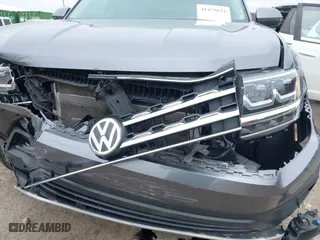 2018 Volkswagen Atlas 3.6L V6 SEL with VIN 1V2MR2CA7JC543769, listed as a IAAI auction lot 41479621 with 122,699 mi miles. Bid and sale history available at carsss.com. Image 19.