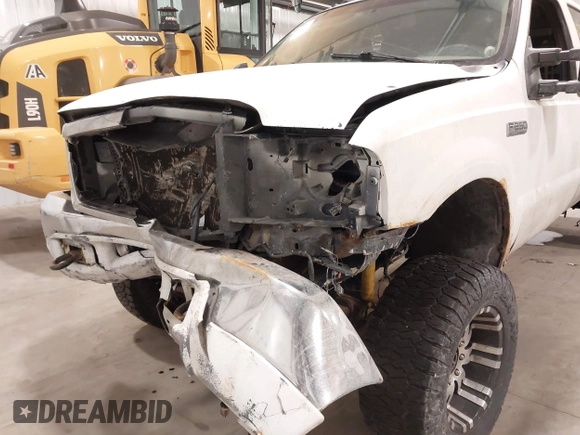 2001 Ford Super Duty F-250 XL with VIN 1FTNW21FX1EA67812, listed as a IAAI auction lot 41380803 with 219,306 mi miles. Bid and sale history available at carsss.com. Image 6.