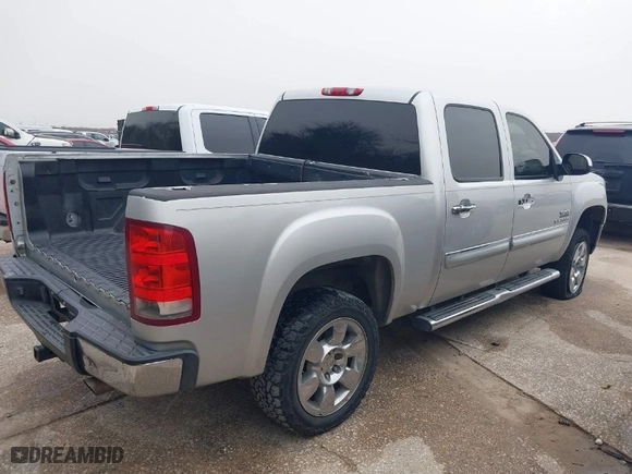 2011 GMC Sierra 1500 SLE with VIN 3GTP1VE05BG313366, listed as a IAAI auction lot 41746984 with 236,136 mi miles. Bid and sale history available at carsss.com. Image 4.
