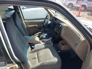 2001 Ford Explorer Sport Trac with VIN 1FMZU67E71UA27279, listed as a IAAI auction lot 42564976 with 199,126 mi miles and . Bid and sale history available at DreamBid. Image 5.