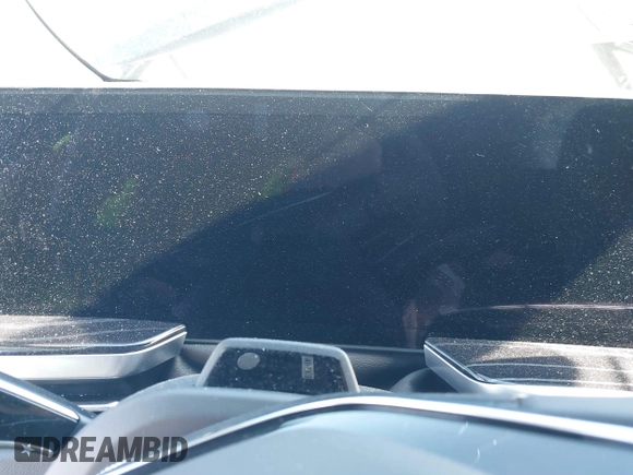 2025 Cadillac Escalade z VIN 1GYS8ERL0SR151490, wystawiony jako IAAI lot #41378504 z przebiegiem Nie podano mil oraz . Historia ofert i sprzedaży dostępna na DreamBid. Obrazek 15.
