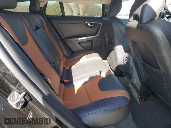 2018 Volvo V60 z VIN YV440MWK0J2057058, wystawiony jako Copart lot #53334575 z przebiegiem 82 041 mil mil oraz Szkoda całkowita • Salvage title. Historia ofert i sprzedaży dostępna na DreamBid. Obrazek 11.