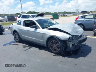 2010 Ford Mustang V6 with VIN 1ZVBP8AN4A5149204, listed as a IAAI auction lot 42533283 with 201,564 mi miles and . Bid and sale history available at DreamBid. Image 1.