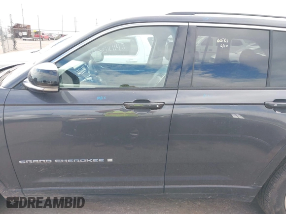 2024 Jeep Grand Cherokee with VIN 1C4RJYB62R8958365, listed as a IAAI auction lot 42553595 with 43,004 mi miles and . Bid and sale history available at DreamBid. Image 14.