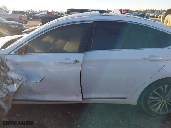 2016 Hyundai Genesis 3.8L with VIN KMHGN4JEXGU118461, listed as a IAAI auction lot 41368607 with 116,967 mi miles. Bid and sale history available at carsss.com. Image 14.