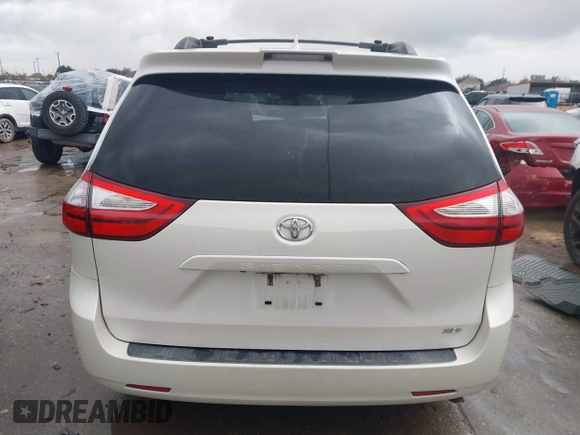 2018 Toyota Sienna XLE Auto Access Seat with VIN 5TDYZ3DC8JS906460, listed as a IAAI auction lot 41468064 with 87,750 mi miles. Bid and sale history available at carsss.com. Image 16.