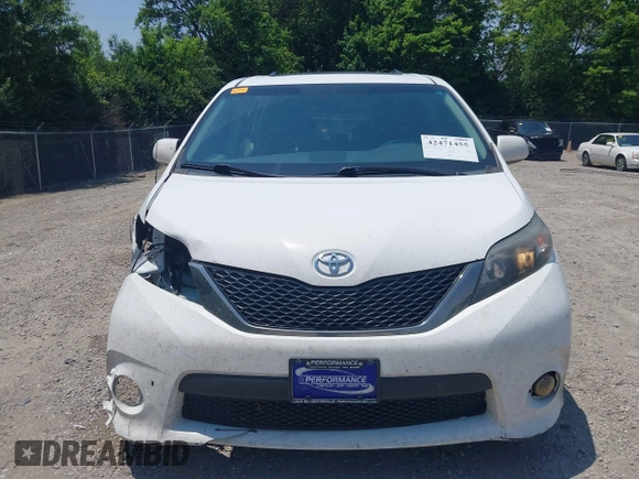 2012 Toyota Sienna SE z VIN 5TDXK3DC1CS186020, wystawiony jako IAAI lot #42471455 z przebiegiem 215 048 mil mil oraz . Historia ofert i sprzedaży dostępna na DreamBid. Obrazek 13.