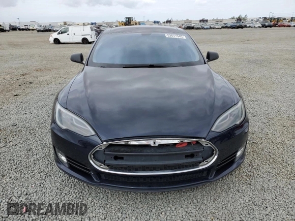 2013 Tesla Model S Performance с VIN 5YJSA1DP9DFP05325, выставлен на аукционе Copart как лот 52617545 с пробегом 122 847 миль миль и Списание • Salvage title. История ставок и продаж доступна на DreamBid. Изображение 5.