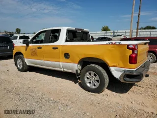 2019 Chevrolet Silverado 1500 Work Truck with VIN 1GCRYAEF9KZ180516, listed as a Copart auction lot 71236984 with 161,820 mi miles and Salvage Title. Bid and sale history available at carsss.com. Image 2.