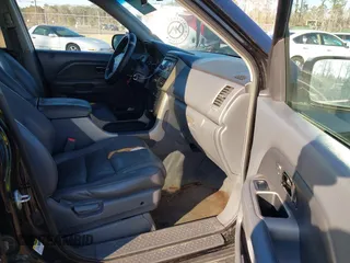 2008 Honda Pilot EX-L with VIN 5FNYF18578B010433, listed as a IAAI auction lot 41562569 with 245,451 mi miles. Bid and sale history available at carsss.com. Image 5.
