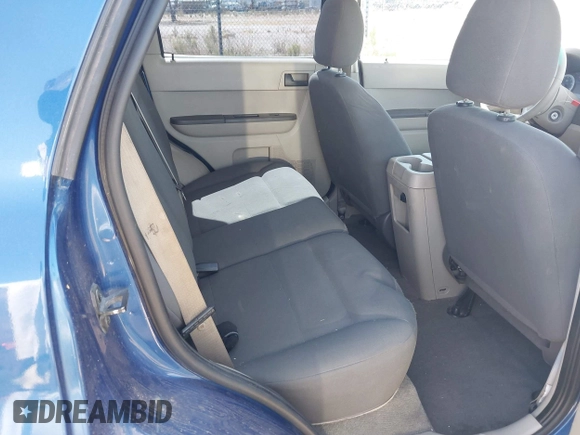 2008 Ford Escape XLS z VIN 1FMCU02Z28KC00547, wystawiony jako IAAI lot #42540493 z przebiegiem 142 584 mil mil oraz . Historia ofert i sprzedaży dostępna na DreamBid. Obrazek 8.