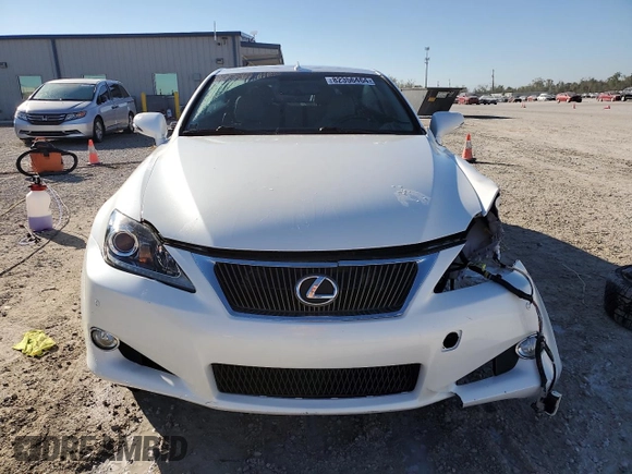 2013 Lexus IS 250 C z VIN JTHFF2C24D2527923, wystawiony jako Copart lot #82356464 z przebiegiem 55 593 mil mil oraz Szkoda całkowita • Salvage title. Historia ofert i sprzedaży dostępna na DreamBid. Obrazek 5.