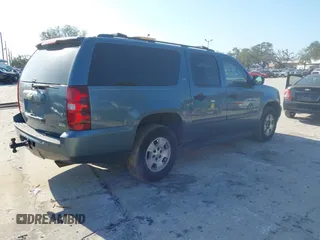 2008 Chevrolet Suburban LT w/3LT with VIN 3GNFC160X8G162523, listed as a IAAI auction lot 41527311 with 245,195 mi miles. Bid and sale history available at carsss.com. Image 4.