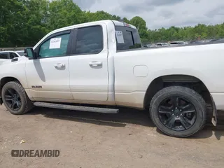 2022 Ram 1500 Big Horn z VIN 1C6RREBT7NN475406, wystawiony jako IAAI lot #42263097 z przebiegiem 54 680 mil mil oraz . Historia ofert i sprzedaży dostępna na DreamBid. Obrazek 13.