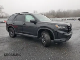 2025 Honda Pilot TrailSport with VIN 5FNYG1H61SB007167, listed as a Copart auction lot 85424184 with 8,507 mi miles and Salvage Title. Bid and sale history available at carsss.com. Image 4.