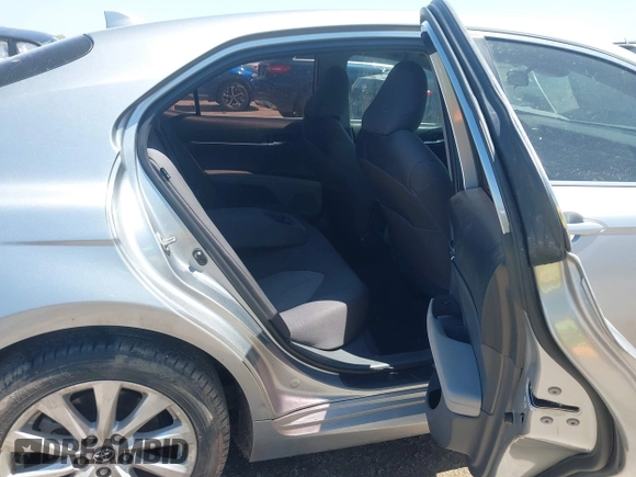2019 Toyota Camry LE z VIN 4T1B11HK8KU789295, wystawiony jako IAAI lot #41993966 z przebiegiem 94 165 mil mil oraz . Historia ofert i sprzedaży dostępna na DreamBid. Obrazek 8.