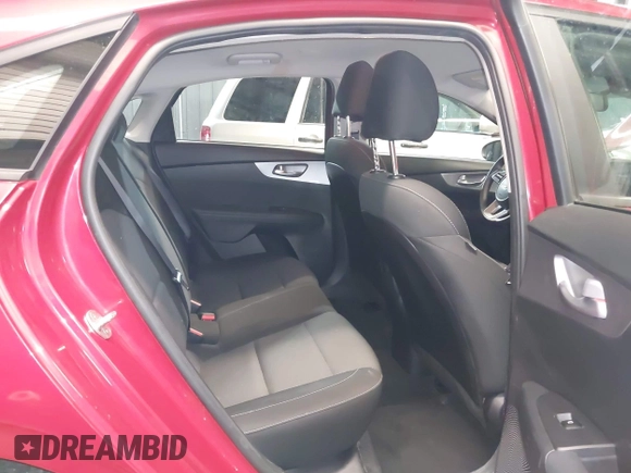 2022 Kia Forte LXS z VIN 3KPF24AD7NE497091, wystawiony jako IAAI lot #41894884 z przebiegiem 36 451 mil mil oraz . Historia ofert i sprzedaży dostępna na DreamBid. Obrazek 8.