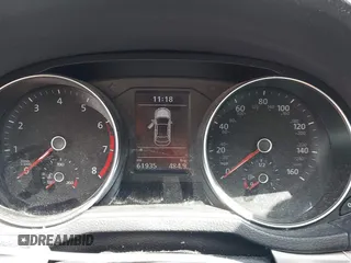 2017 Volkswagen Passat S z VIN 1VWAT7A32HC085122, wystawiony jako IAAI lot #42204880 z przebiegiem 61 935 mil mil oraz . Historia ofert i sprzedaży dostępna na DreamBid. Obrazek 7.