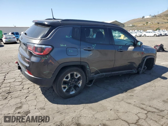 2018 Jeep Compass Trailhawk z VIN 3C4NJDDB0JT130449, wystawiony jako Copart lot #57486015 z przebiegiem 87 318 mil mil oraz Szkoda całkowita • Salvage title. Historia ofert i sprzedaży dostępna na DreamBid. Obrazek 3.