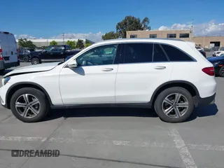 2019 Mercedes-Benz GLC 300 z VIN WDC0G4JB9K1000816, wystawiony jako IAAI lot #42257004 z przebiegiem 55 034 mil mil oraz . Historia ofert i sprzedaży dostępna na DreamBid. Obrazek 14.