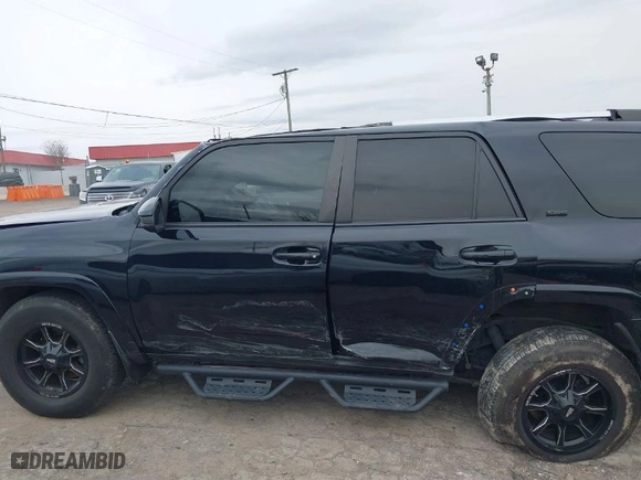 2020 Toyota 4Runner SR5 with VIN JTEBU5JRXL5787288, listed as a IAAI auction lot 41744998 with 92,062 mi miles. Bid and sale history available at carsss.com. Image 14.