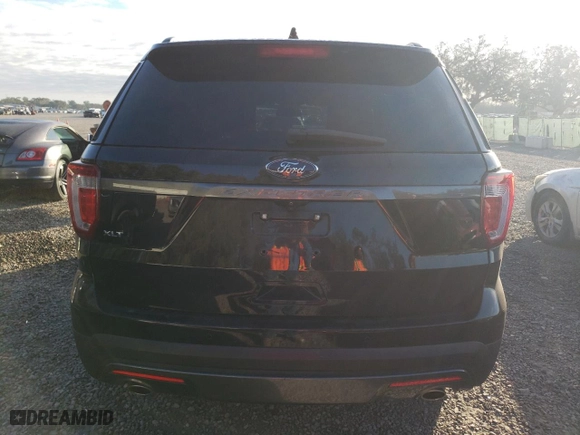 2017 Ford Explorer XLT with VIN 1FM5K7D82HGC18335, listed as a Copart auction lot 81542364 with 58,888 mi miles and Salvage Title. Bid and sale history available at carsss.com. Image 6.