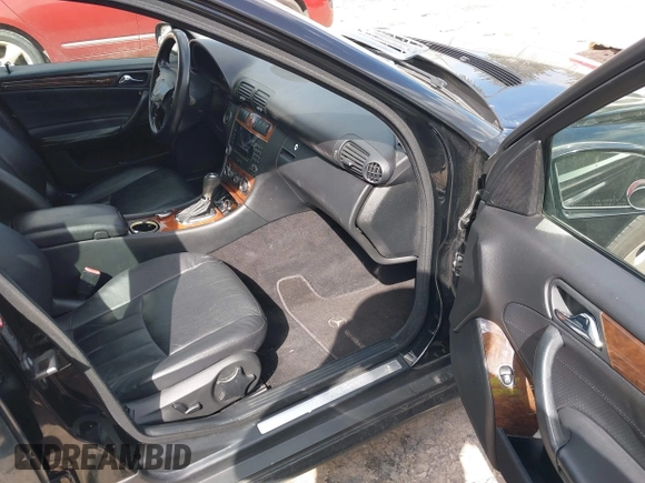2006 Mercedes-Benz C 280 Luxury with VIN WDBRF92H06F772788, listed as a IAAI auction lot 41841034 with 167,479 mi miles and . Bid and sale history available at DreamBid. Image 5.