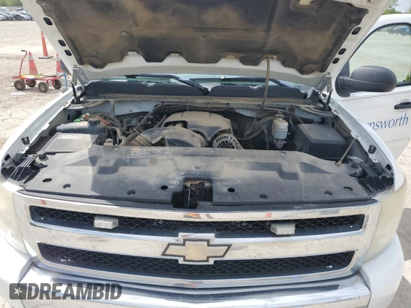 2011 Chevrolet Silverado 1500 LT with VIN 3GCPKSE31BG266990, listed as a Copart auction lot 56544935 with 196,920 mi miles and Clean Title. Bid and sale history available at DreamBid. Image 11.