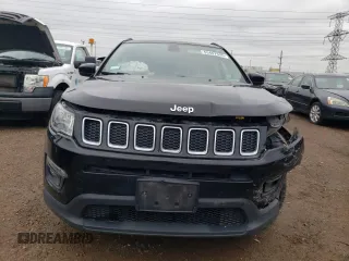 2019 Jeep Compass Latitude z VIN 3C4NJCBB8KT716007, wystawiony jako Copart lot #57232245 z przebiegiem 128 183 mil mil oraz Szkoda całkowita • Salvage title. Historia ofert i sprzedaży dostępna na DreamBid. Obrazek 5.