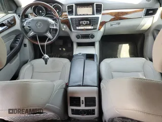 2013 Mercedes-Benz M 550 z VIN 4JGDA7DB8DA156494, wystawiony jako Copart lot #61988185 z przebiegiem 169 029 mil mil oraz Czysty tytuł • Clean title. Historia ofert i sprzedaży dostępna na DreamBid. Obrazek 8.