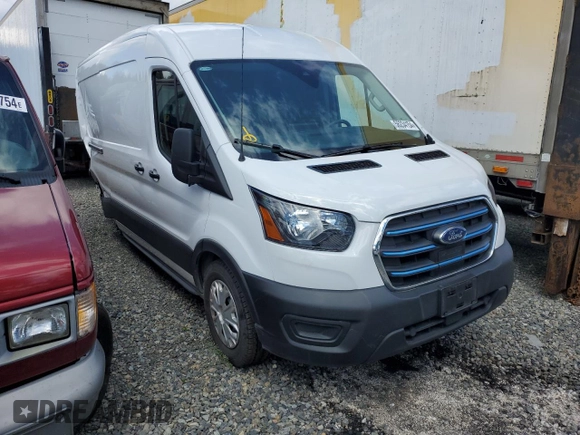 2023 Ford E-Transit Cargo z VIN 1FTBW9CK3PKA78425, wystawiony jako Copart lot #56234154 z przebiegiem 6961 mil mil oraz Szkody całkowita. Historia ofert i sprzedaży dostępna na DreamBid. Obrazek 4.