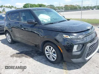 2022 Kia Soul LX with VIN KNDJ23AU1N7814772, listed as a IAAI auction lot 41968141 with 56,651 mi miles. Bid and sale history available at carsss.com. Image 1.