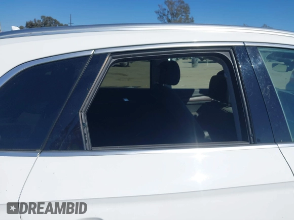 2021 Audi Q5 Premium with VIN WA1AAAFY6M2045811, listed as a IAAI auction lot 41750550 with 9,563 mi miles and . Bid and sale history available at DreamBid. Image 17.