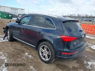 2014 Audi Q5 Premium Plus with VIN WA1LFAFP7EA124297, listed as a IAAI auction lot 41304869 with 109,545 mi miles. Bid and sale history available at carsss.com. Image 3.