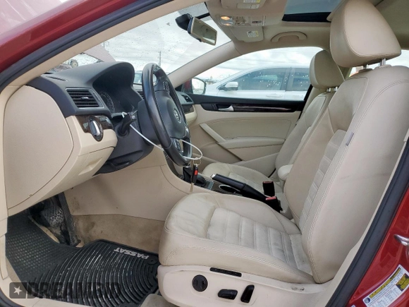 2015 Volkswagen Passat SEL Premium z VIN 1VWCV7A33FC028380, wystawiony jako Copart lot #59144665 z przebiegiem 165 740 mil mil oraz Czysty tytuł • Clean title. Historia ofert i sprzedaży dostępna na DreamBid. Obrazek 7.