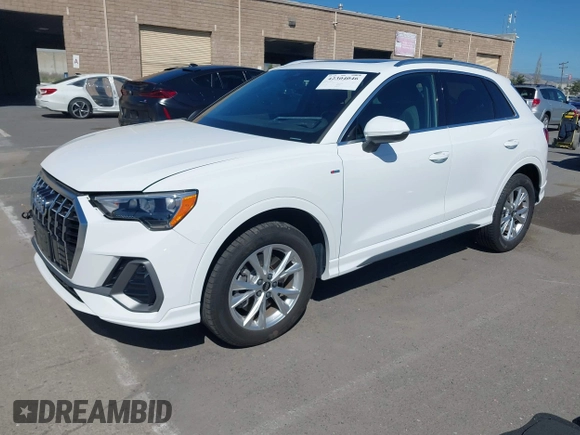2022 Audi Q3 S line Premium with VIN WA1DECF32N1148121, listed as a IAAI auction lot 42304046 with 19,547 mi miles and . Bid and sale history available at DreamBid. Image 18.