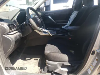 2019 Mitsubishi Eclipse Cross LE z VIN JA4AT4AA3KZ011609, wystawiony jako Copart lot #53933335 z przebiegiem 70 789 mil mil oraz Szkody całkowita. Historia ofert i sprzedaży dostępna na DreamBid. Obrazek 7.