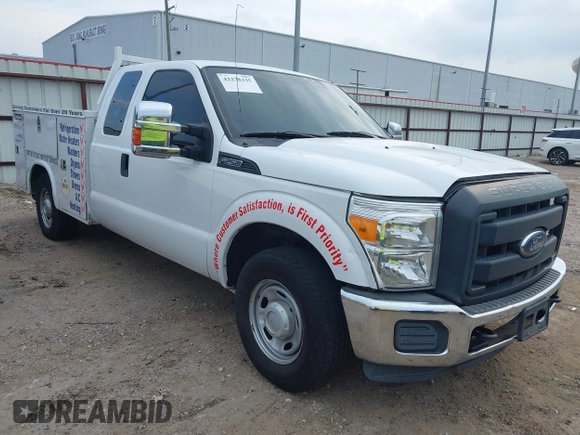 2013 Ford F-250 XL z VIN 1FT7X2A64DEA86642, wystawiony jako IAAI lot #42278335 z przebiegiem 253 022 mil mil oraz . Historia ofert i sprzedaży dostępna na DreamBid. Obrazek 1.