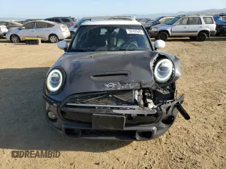 2020 MINI Hardtop Cooper S z VIN WMWXR5C04L2M16068, wystawiony jako Copart lot #53107645 z przebiegiem 43 810 mil mil oraz Szkody całkowita. Historia ofert i sprzedaży dostępna na DreamBid. Obrazek 5.