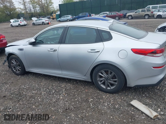 2020 Kia Optima LX z VIN 5XXGT4L38LG422703, wystawiony jako IAAI lot #39335033 z przebiegiem 73 037 mil mil oraz . Historia ofert i sprzedaży dostępna na DreamBid. Obrazek 14.