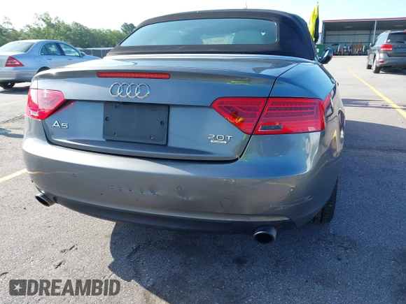 2013 Audi A5 Premium Plus z VIN WAULFAFH5DN009944, wystawiony jako IAAI lot #42508314 z przebiegiem 233 593 mil mil oraz . Historia ofert i sprzedaży dostępna na DreamBid. Obrazek 19.
